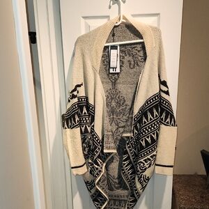 Elegant Beige and Black Patterned Cardigan
